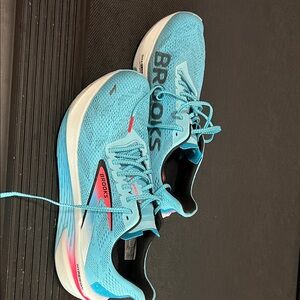 Brooks Hyperion. Great condition! Injured knee and these won’t work for me.